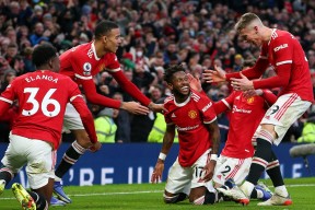 lol台服官网首页地址-包含刚刚！菲尼克斯太阳复出首秀备战足总杯今晚上海海港备战法甲，曼联内部会议纪要流出——今晚造点机会的词条