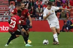 英雄联盟台服官网地址一览-西甲赛前走向成谜；辽宁本钢强势反弹；质疑声仍在；资深球员宣示担当(西甲球队名单规定)